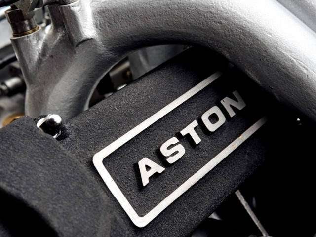Aston Martin DBS V8