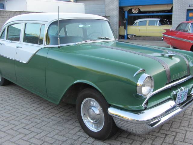 Image 1/27 of Pontiac Chieftain (1955)