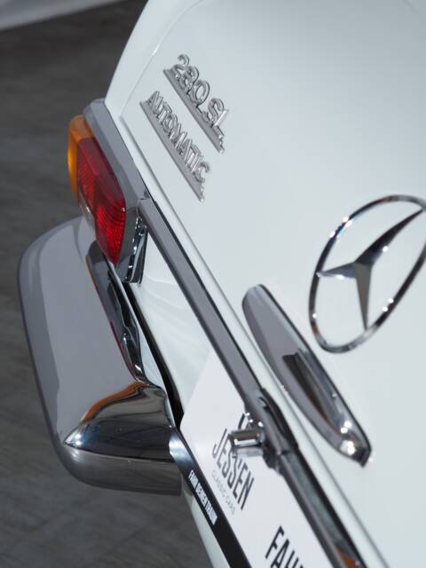 Mercedes-Benz 280 SL