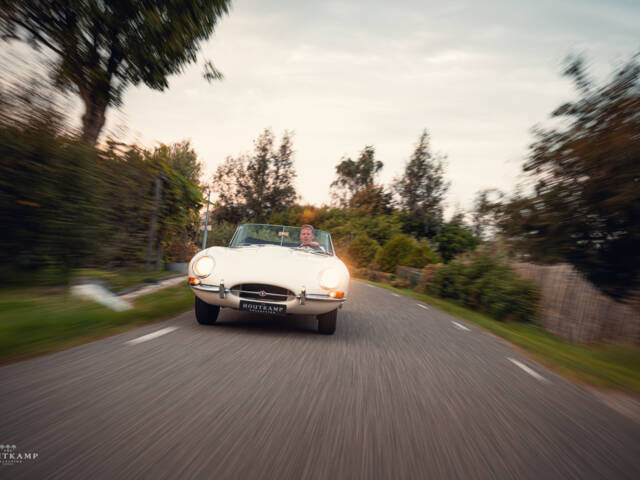 Image 1/20 de Jaguar E-Type 3.8 Flat Floor (1961)