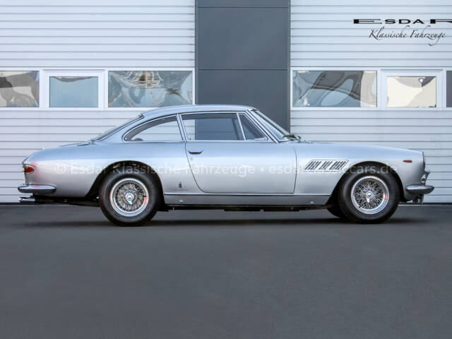 Ferrari 330 GT 2+2