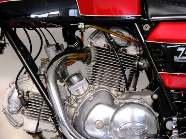 Ducati 750 GT