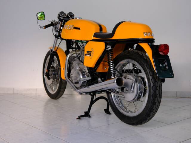 Ducati 750 Sport