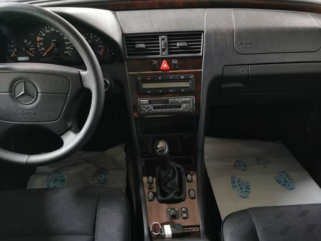 Mercedes-Benz C 200 - CAMBIO E PLANCIA