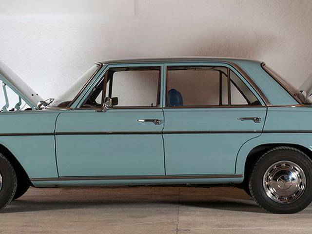 Mercedes-Benz 200 D