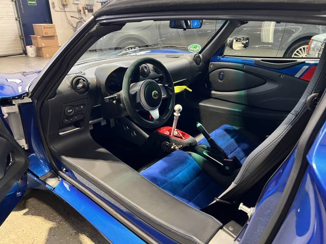 Lotus Elise Sport 220