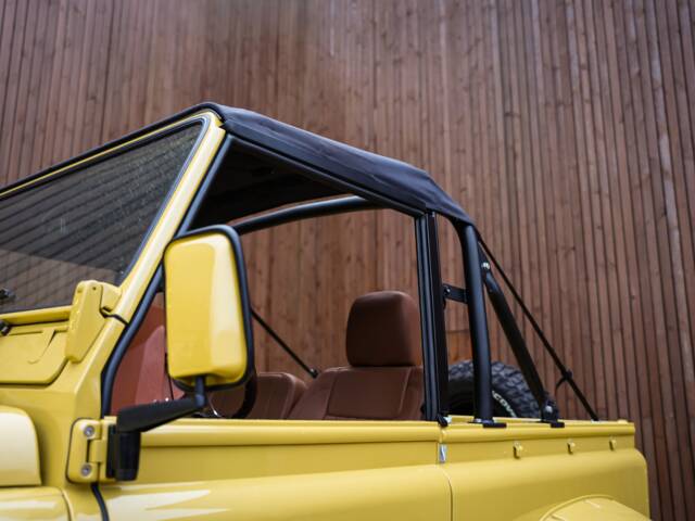 Land Rover 90