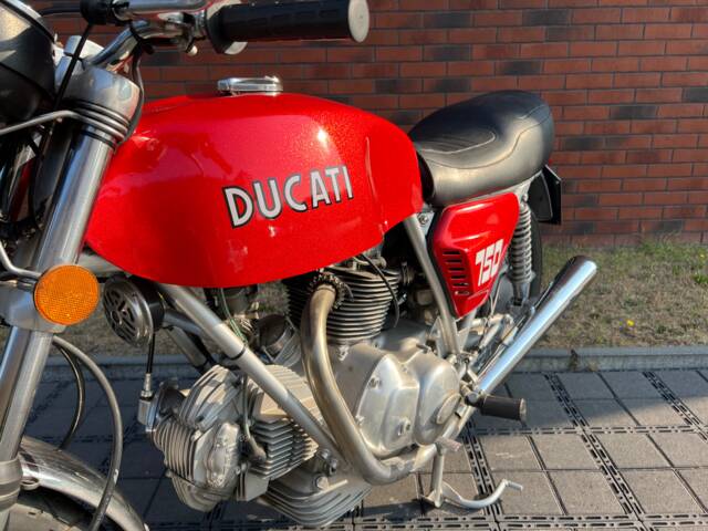 Ducati 750 GT