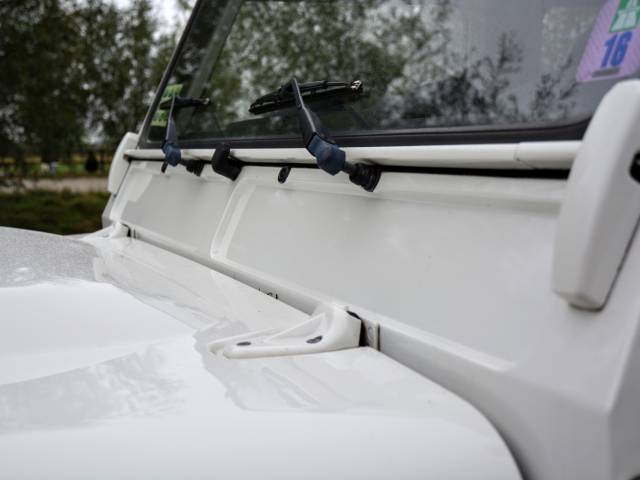 Land Rover Defender 110