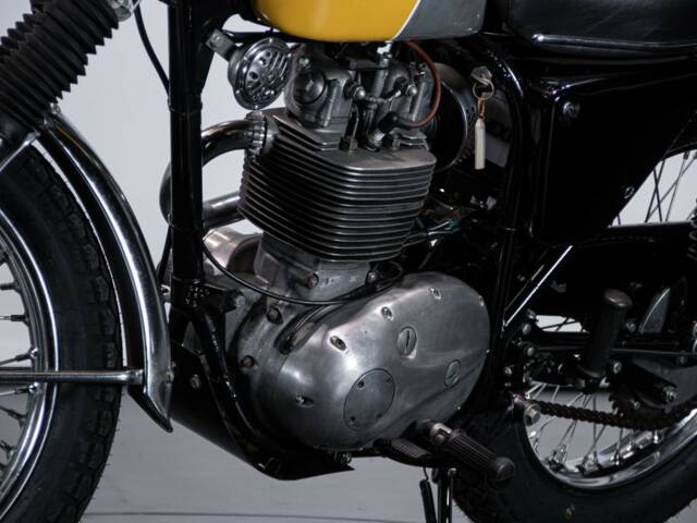 BSA B 44 Victor Grand Prix