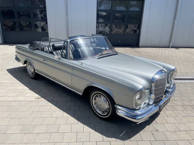 Mercedes-Benz 250 SE