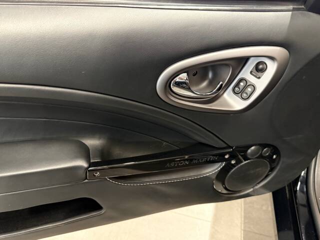 Aston Martin V12 Vanquish S Ultimate Edition
