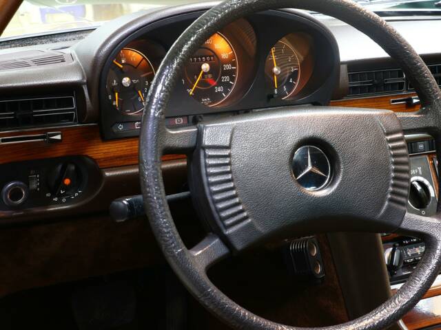 Mercedes-Benz 280 SE