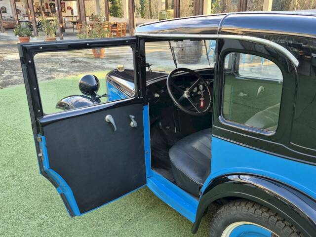Austin 7 Saloon