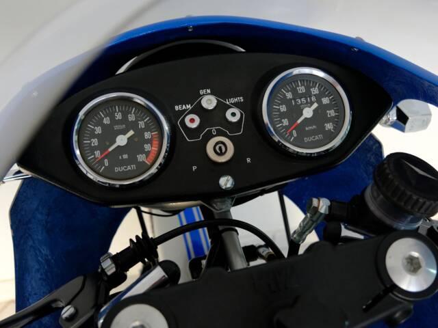 Ducati 900 SS
