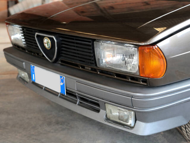 Imagen 1/7 de Alfa Romeo Giulietta 1.6 (1984)