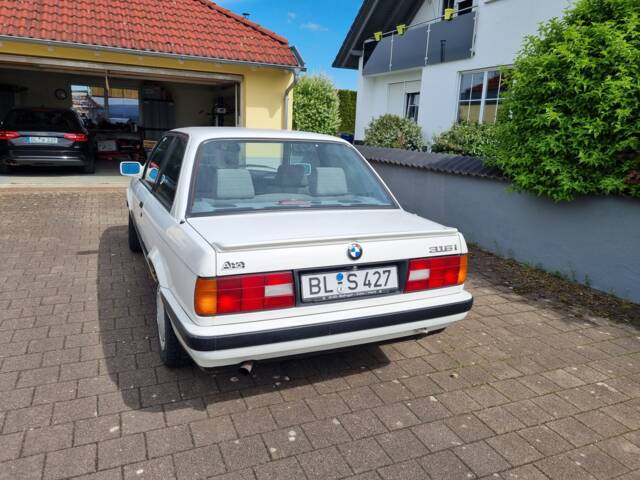 Image 1/7 de BMW 316i (1990)