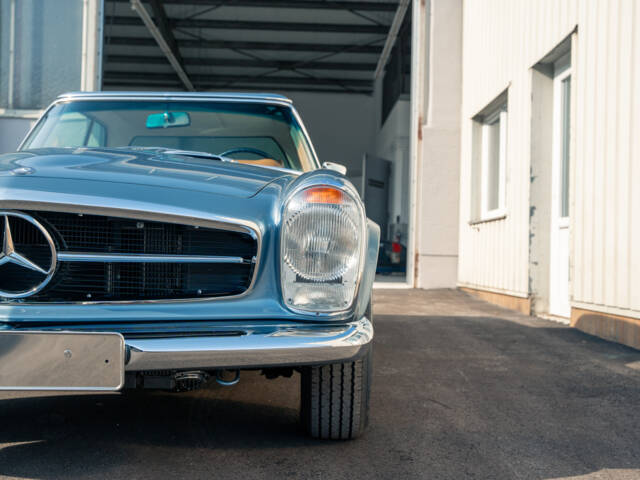 Mercedes-Benz 280 SL