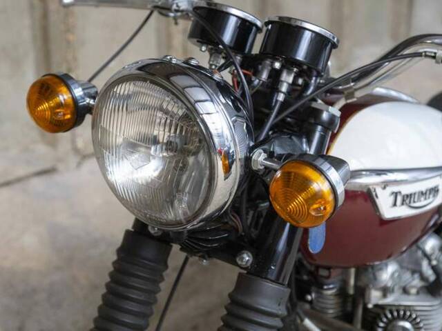 Triumph T 100 R Daytona