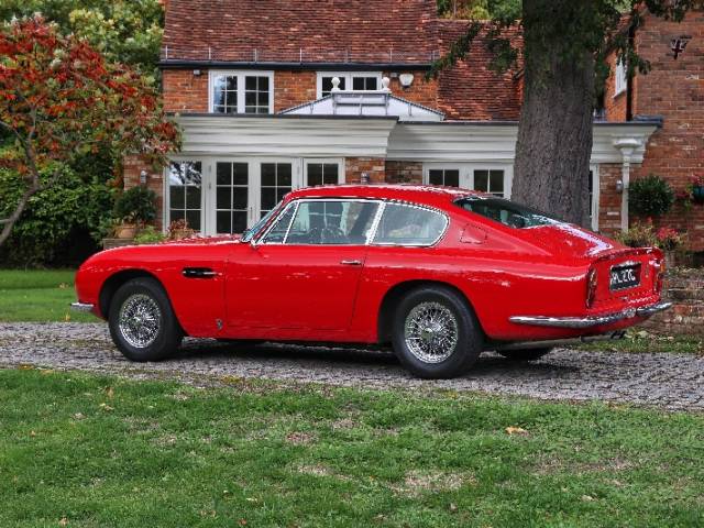 Aston Martin DB 6 Vantage