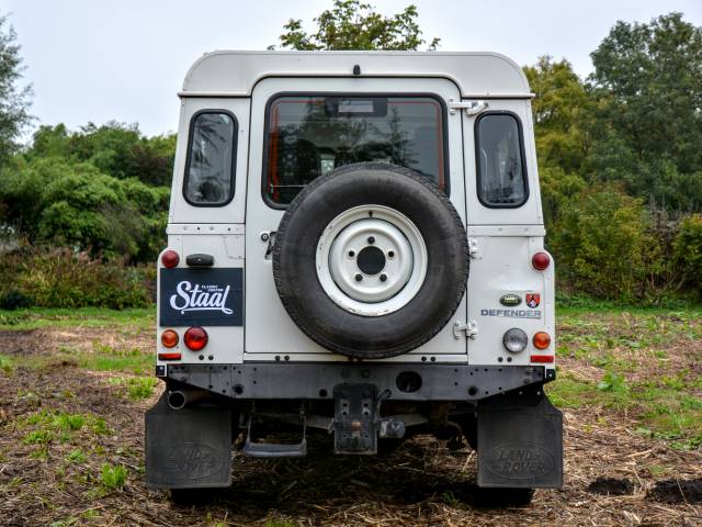 Land Rover Defender 110