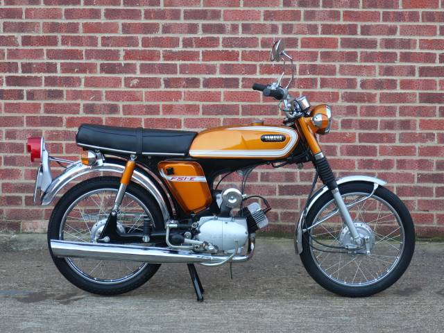 Image 1/7 de Yamaha DUMMY (1974)