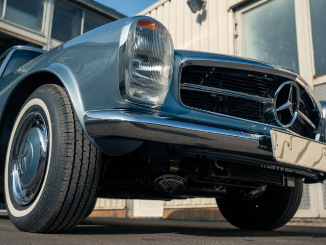 Mercedes-Benz 280 SL