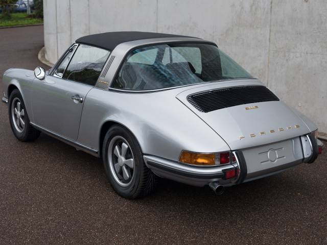 Porsche 911 2.2 E