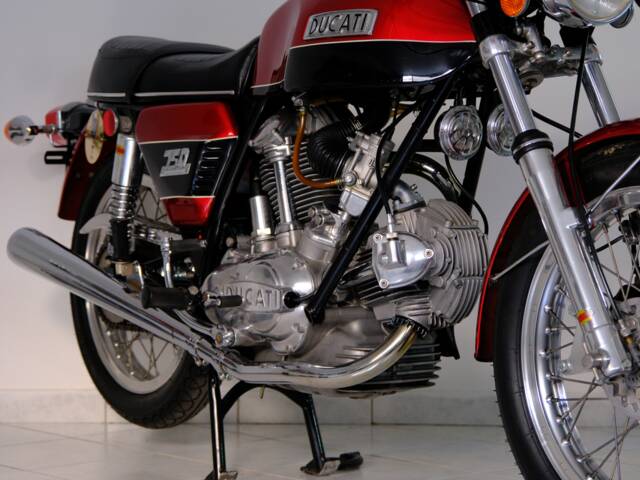 Ducati 750 GT