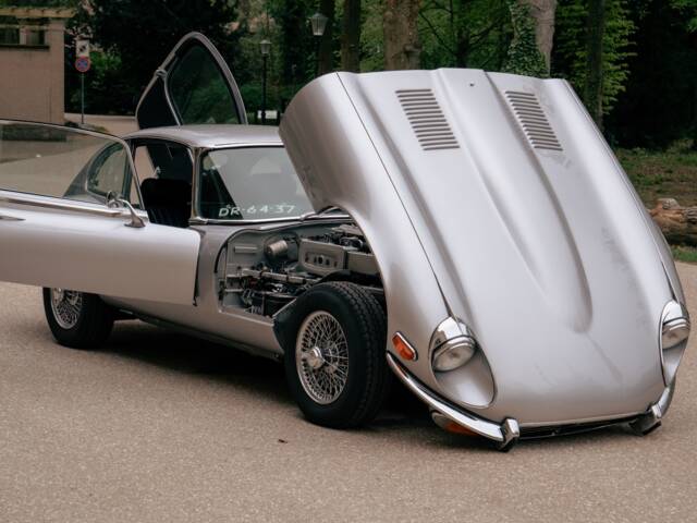 Jaguar E-Type V12 (2+2)