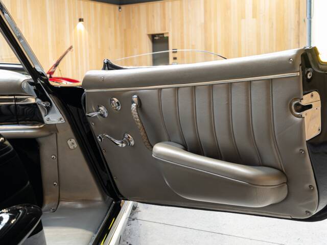 Mercedes-Benz 300 SL Roadster