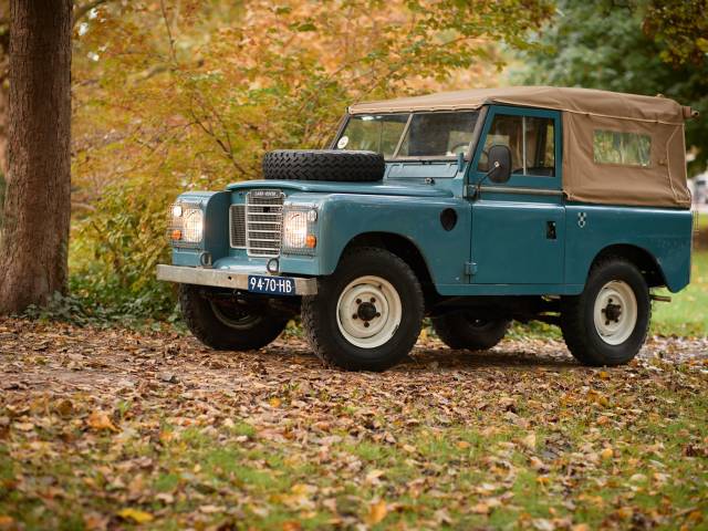 Image 1/50 of Land Rover 88 (1976)