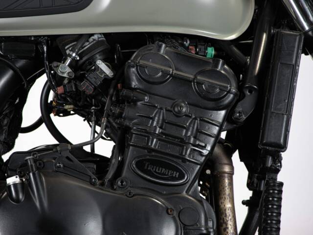 Triumph Trident 900