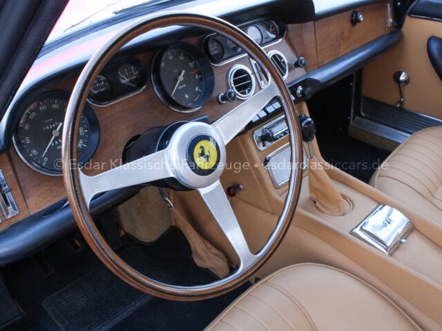 Ferrari 330 GT 2+2