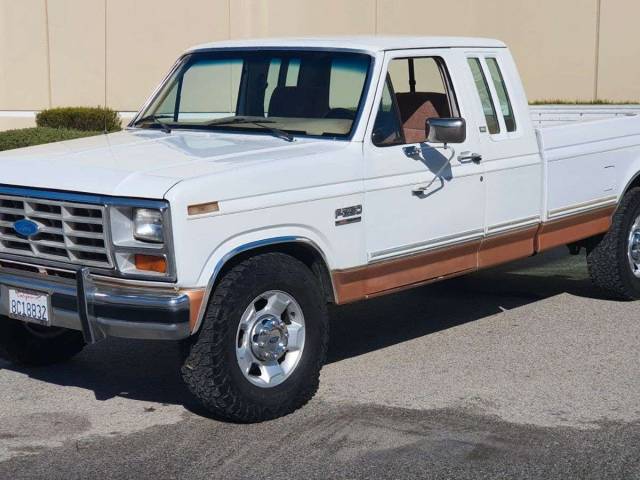 Image 1/20 of Ford F-250 (1985)