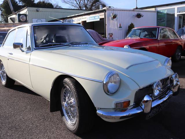 MG MGC GT