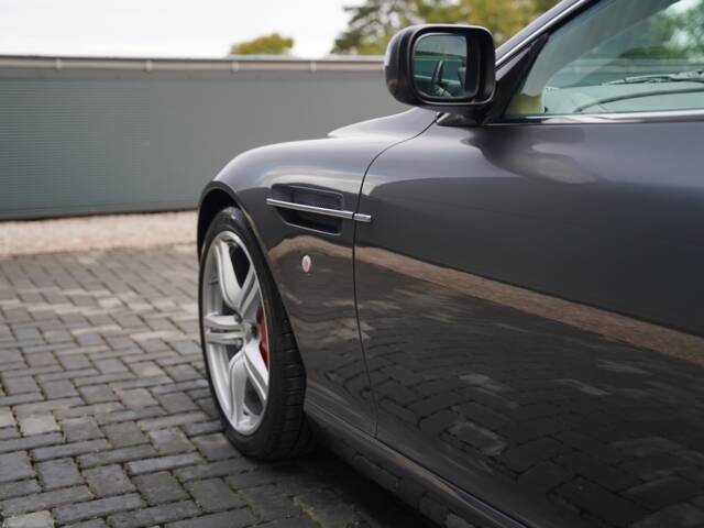 Aston Martin DB 9