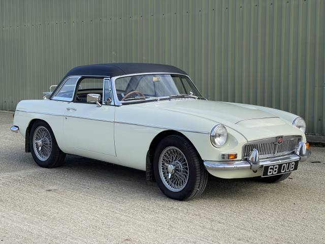 Image 1/11 de MG MGC (1967)