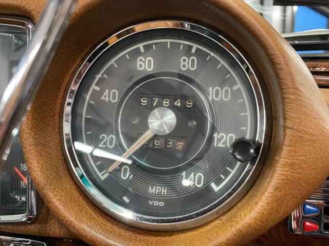 Mercedes-Benz 280 SE