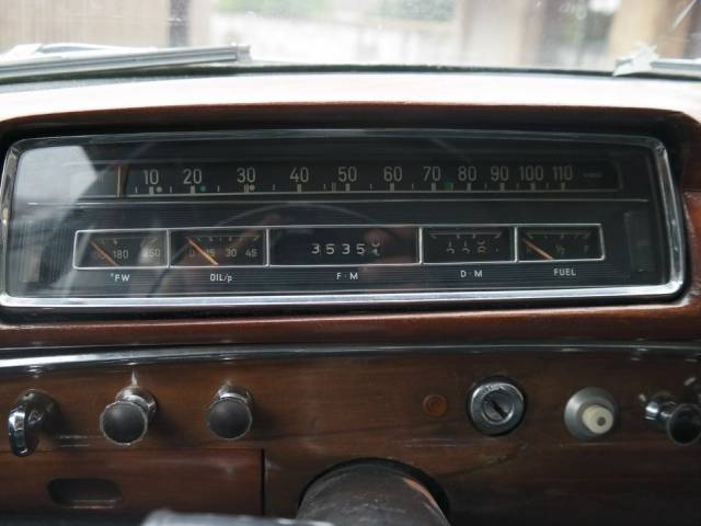 Mercedes-Benz 220 S