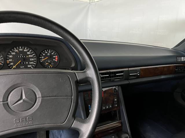 Mercedes-Benz 560 SEC