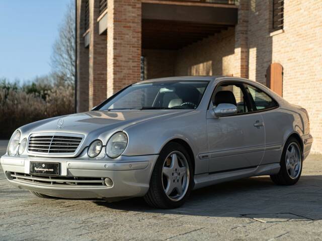 Bild 1/50 von Mercedes-Benz CLK 55 AMG (2000)