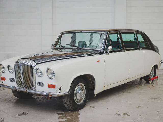 Image 1/8 of Daimler DS 420 (1970)