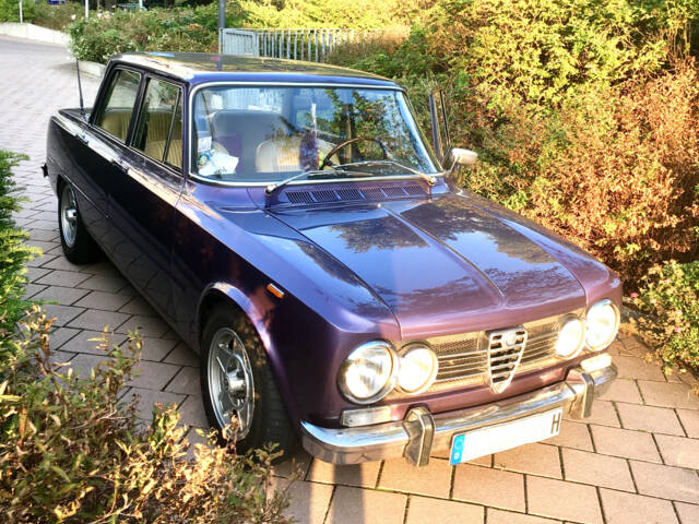 Image 1/9 of Alfa Romeo Giulia 1300 Super (1972)