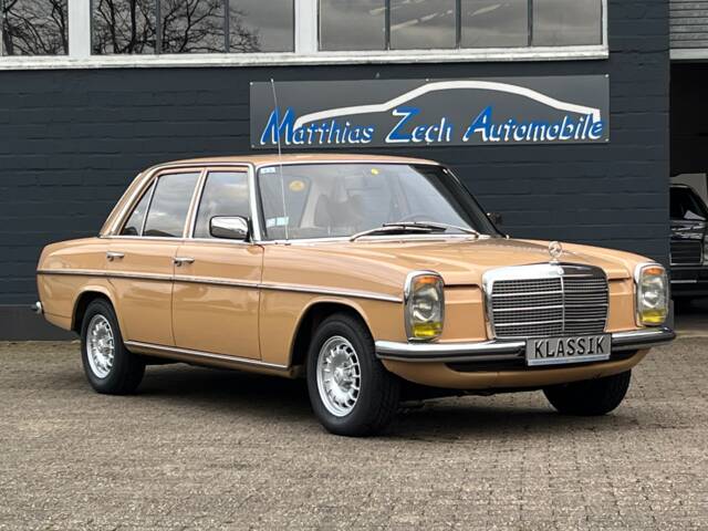 Image 1/81 de Mercedes-Benz 240 D 3,0 (1976)