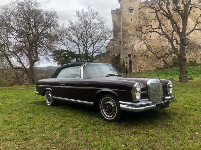 Mercedes-Benz 280 SE