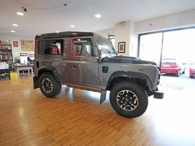 Land Rover Defender 90 Heritage