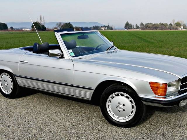 Mercedes-Benz 280 SL - Mercedes-Benz 280 SL 3/4 avant droit