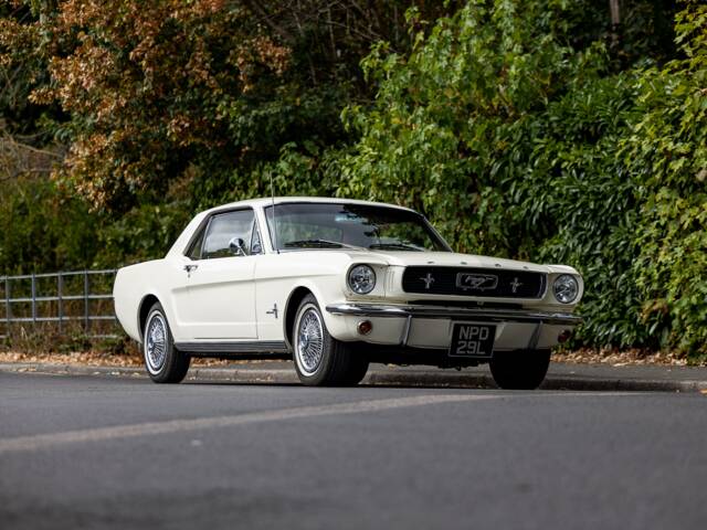 Ford Mustang 200