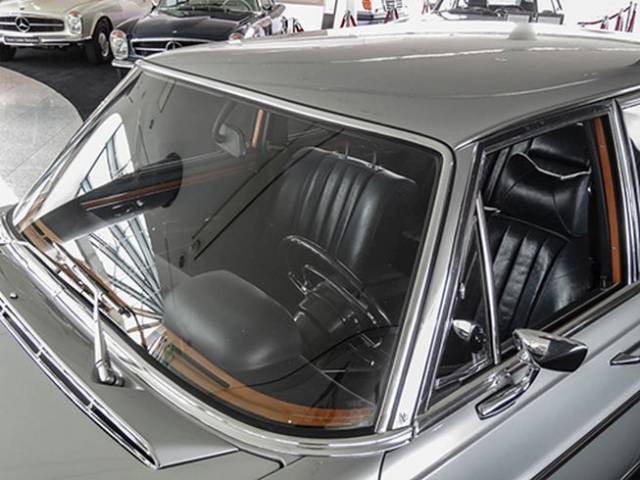 Mercedes-Benz 300 SEL 3.5